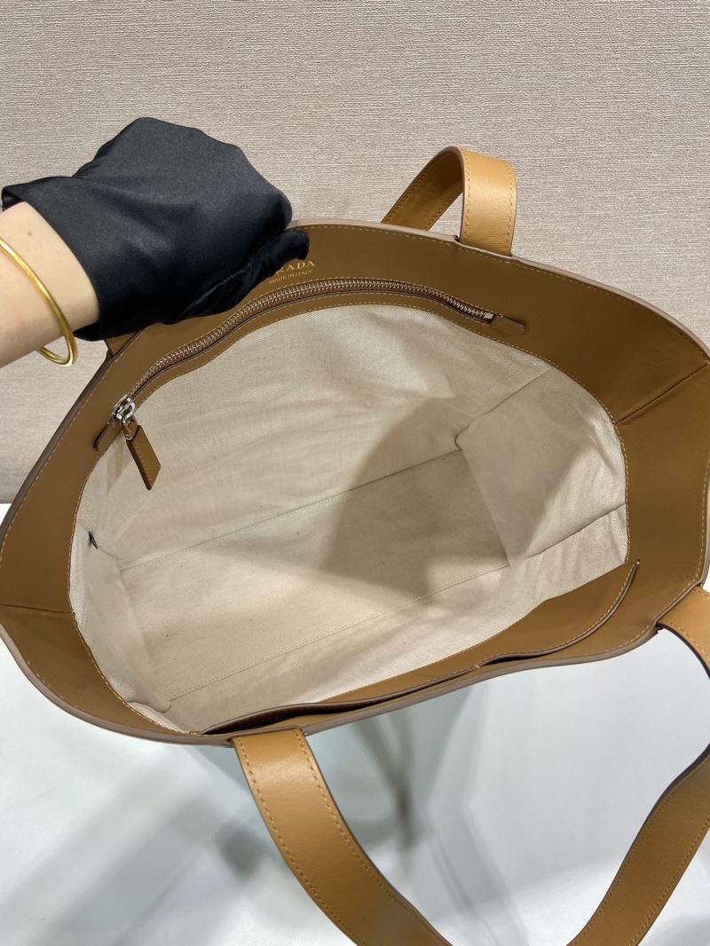 Pra*a tote bags